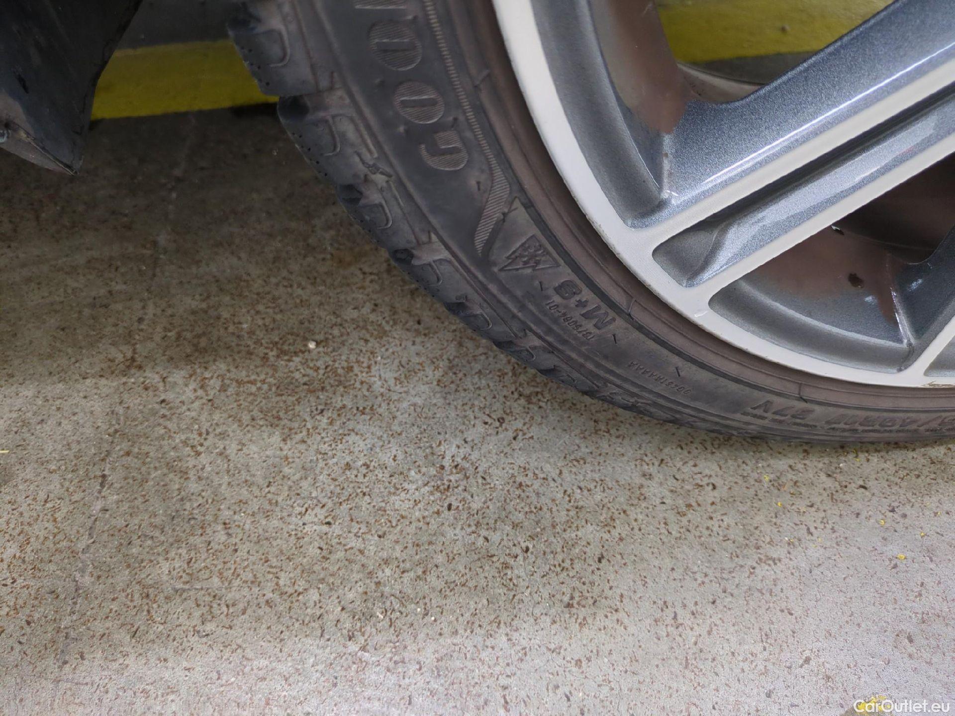  Audi  A1 Sportback AUDI  / 2018 / 5P / Berline 1.0 TFSI 110 S tronic 7 Advanced 2(SL) #3