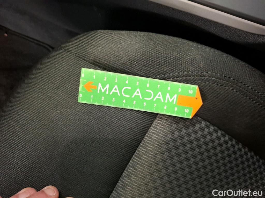  Bmw  Serie 1 BMW Série 1 / 2019 / 5P / Berline 116i Business Design #43