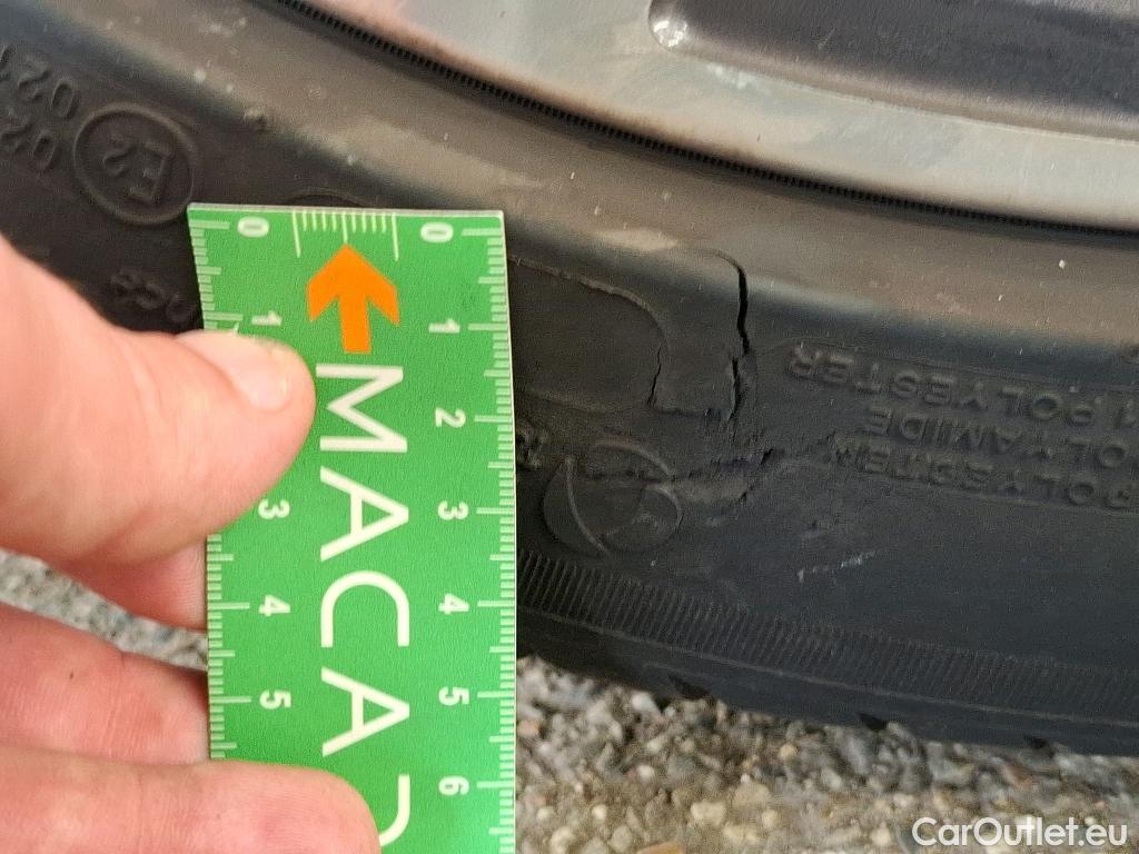  Bmw  Serie 1 BMW Série 1 / 2019 / 5P / Berline 116i Business Design #24