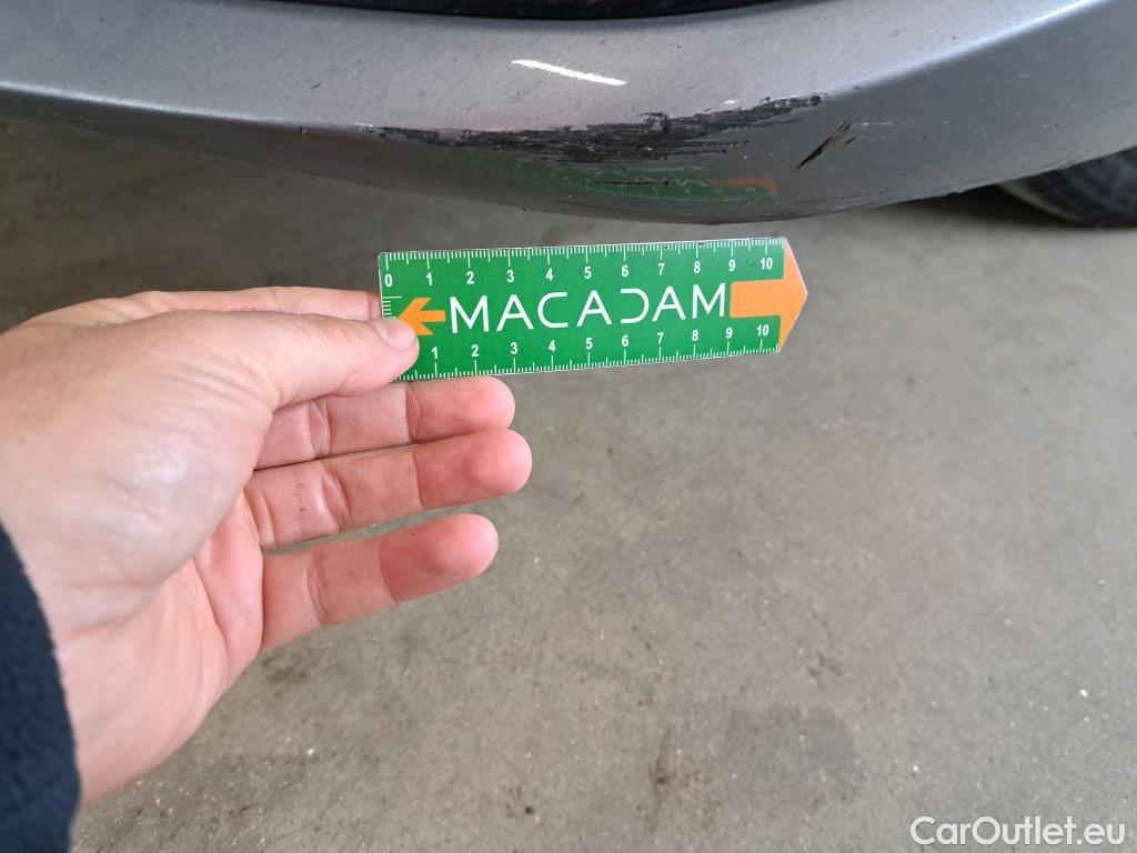  Bmw  Serie 1 Série 1 Berline 120 i Edition Sport 2.0 180CV BVA7 E6d #2