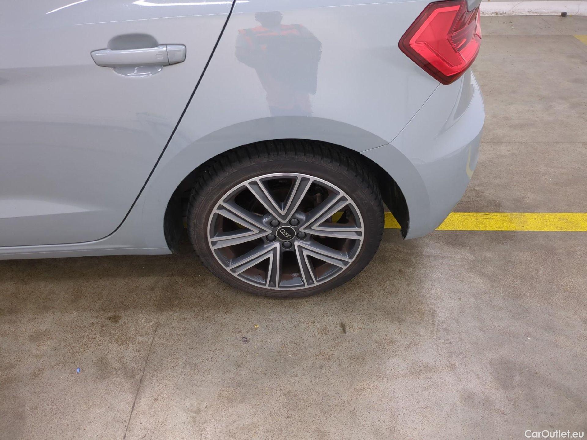  Audi  A1 Sportback AUDI  / 2018 / 5P / Berline 1.0 TFSI 110 S tronic 7 Advanced 2(SL) #4
