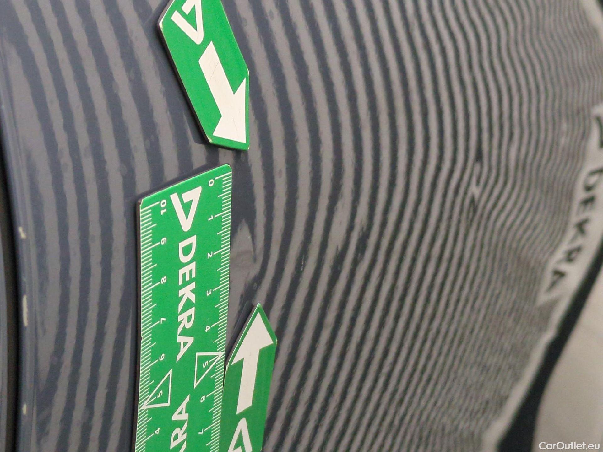  Bmw  X1 Série  sDrive 18 i xLine 1.5 135CV BVA7 E6d #29