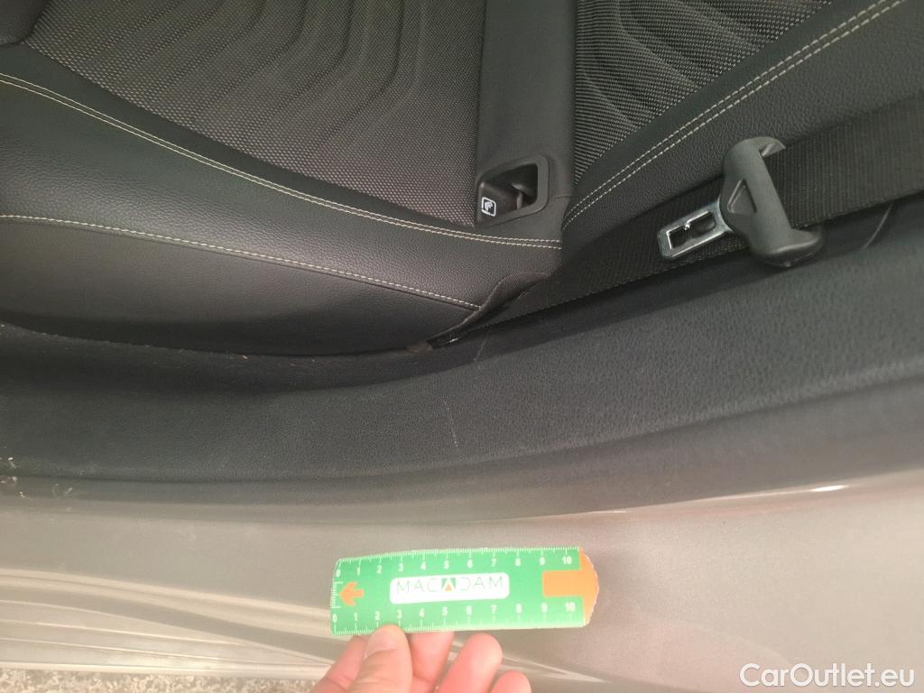  Mercedes  A-Klasse MERCEDES-BENZ Classe A Compact / 2018 / 5P / Berline A 180 d Business Line #32