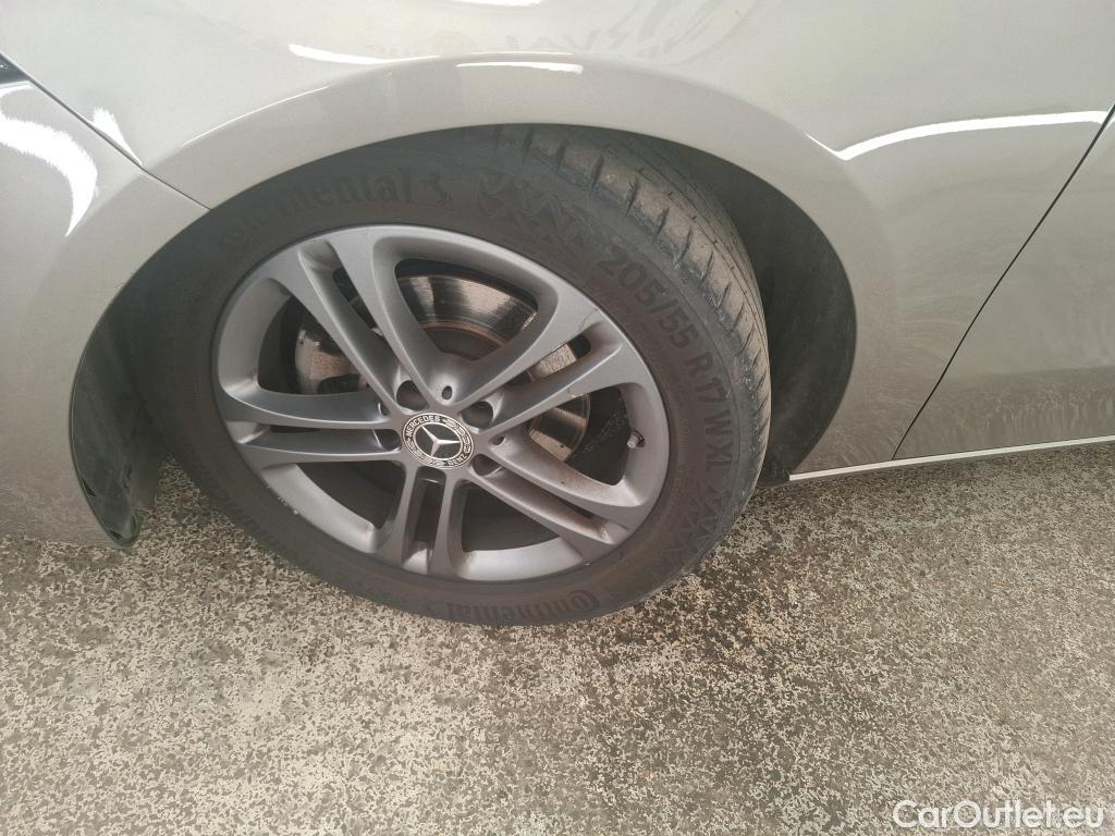  Mercedes  A-Klasse MERCEDES-BENZ Classe A Compact / 2018 / 5P / Berline A 180 d Business Line #42