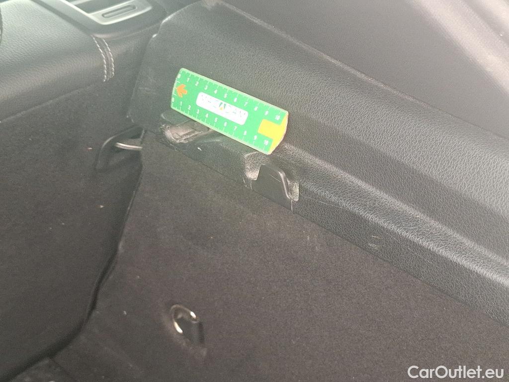  Mercedes  A-Klasse MERCEDES-BENZ Classe A Compact / 2018 / 5P / Berline A 180 d Business Line #2