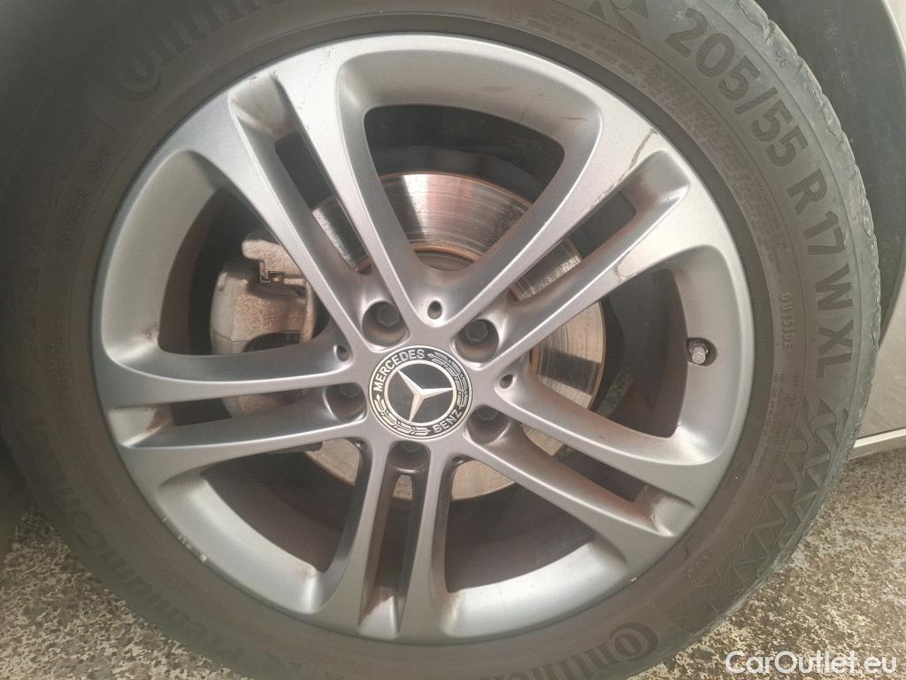  Mercedes  A-Klasse MERCEDES-BENZ Classe A Compact / 2018 / 5P / Berline A 180 d Business Line #43