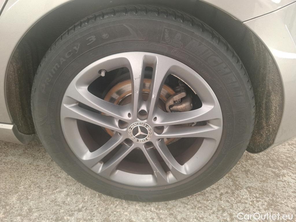  Mercedes  A-Klasse MERCEDES-BENZ Classe A Compact / 2018 / 5P / Berline A 180 d Business Line #38