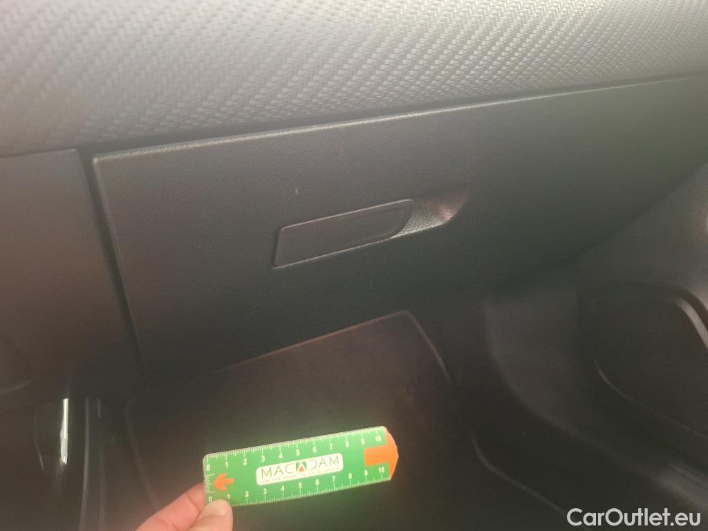  Mercedes  A-Klasse MERCEDES-BENZ Classe A Compact / 2018 / 5P / Berline A 180 d Business Line #29