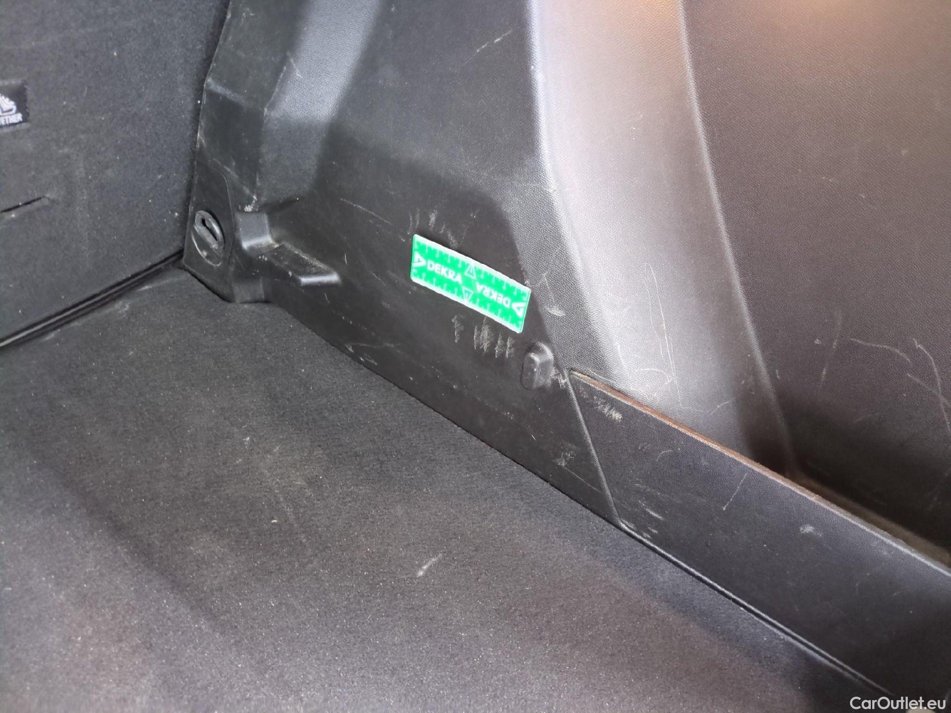  Peugeot  2008 PEUGEOT  / 2019 / 5P / Crossover BLUEHDI 110 S&S ALLURE BUSINESS #10