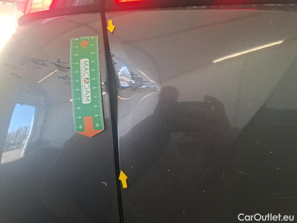  Peugeot  2008  Allure Business 1.5 HDi 130CV BVA8 E6d #17