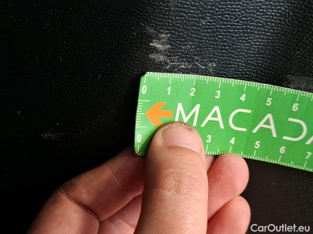  Peugeot  2008  Allure 1.5 HDi 130CV BVA8 E6d #30