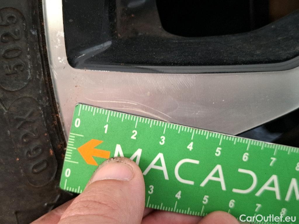  Peugeot  2008  Allure 1.5 HDi 130CV BVA8 E6d #42