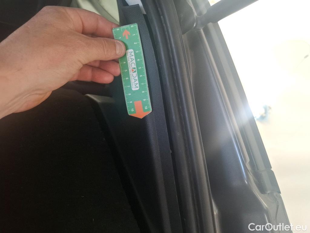  Peugeot  2008  Allure Business 1.5 HDi 130CV BVA8 E6d #46