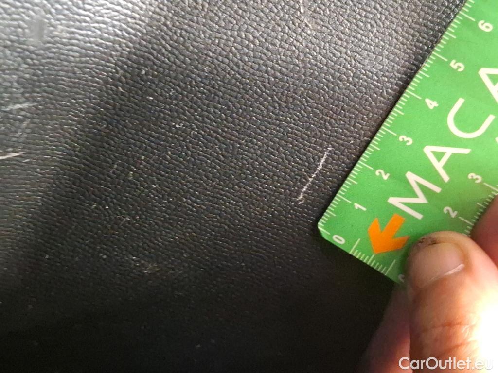  Peugeot  2008  Allure 1.5 HDi 130CV BVA8 E6d #27