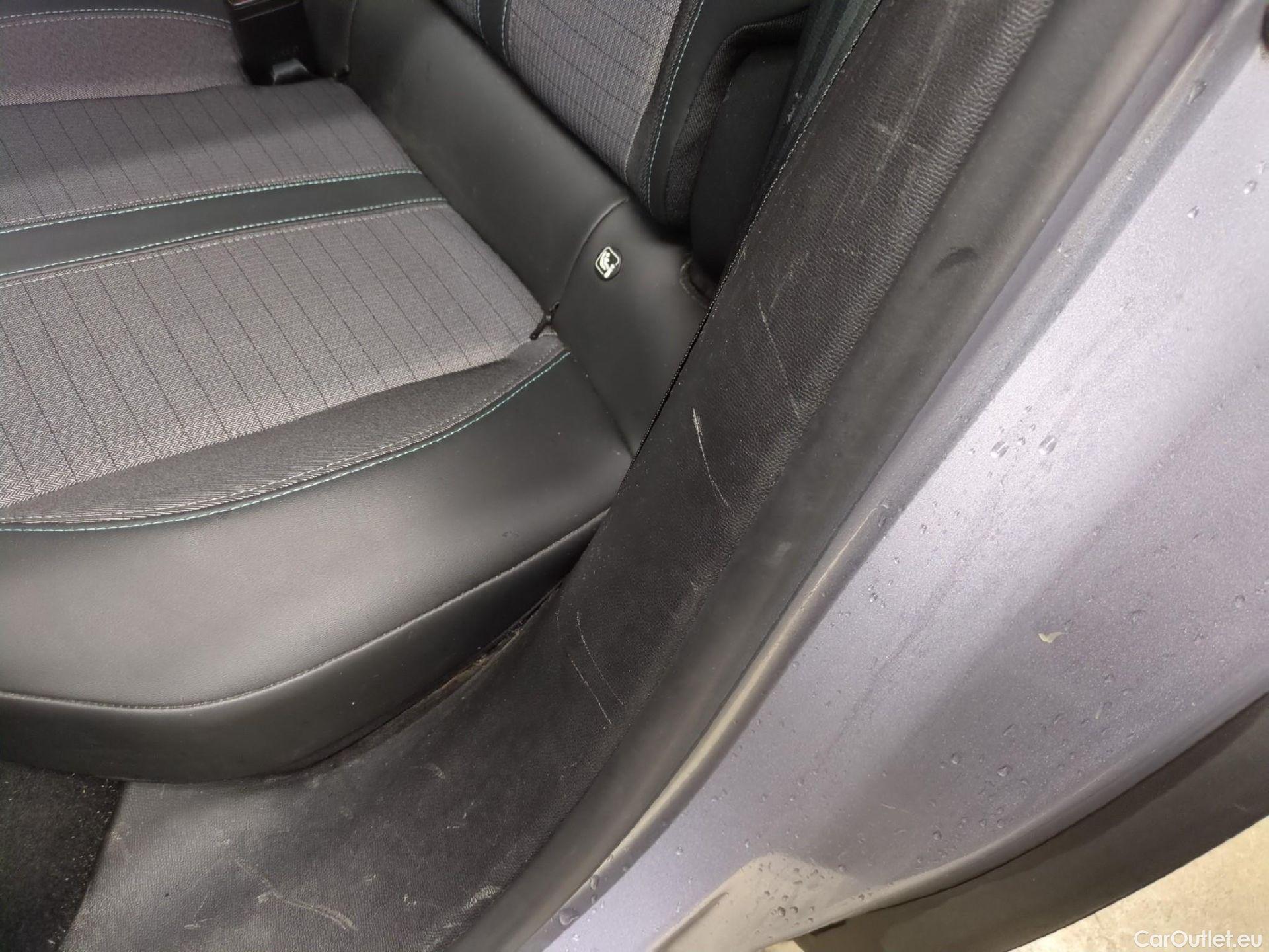  Peugeot  2008 PEUGEOT  / 2019 / 5P / Crossover BLUEHDI 110 S&S ALLURE BUSINESS #8