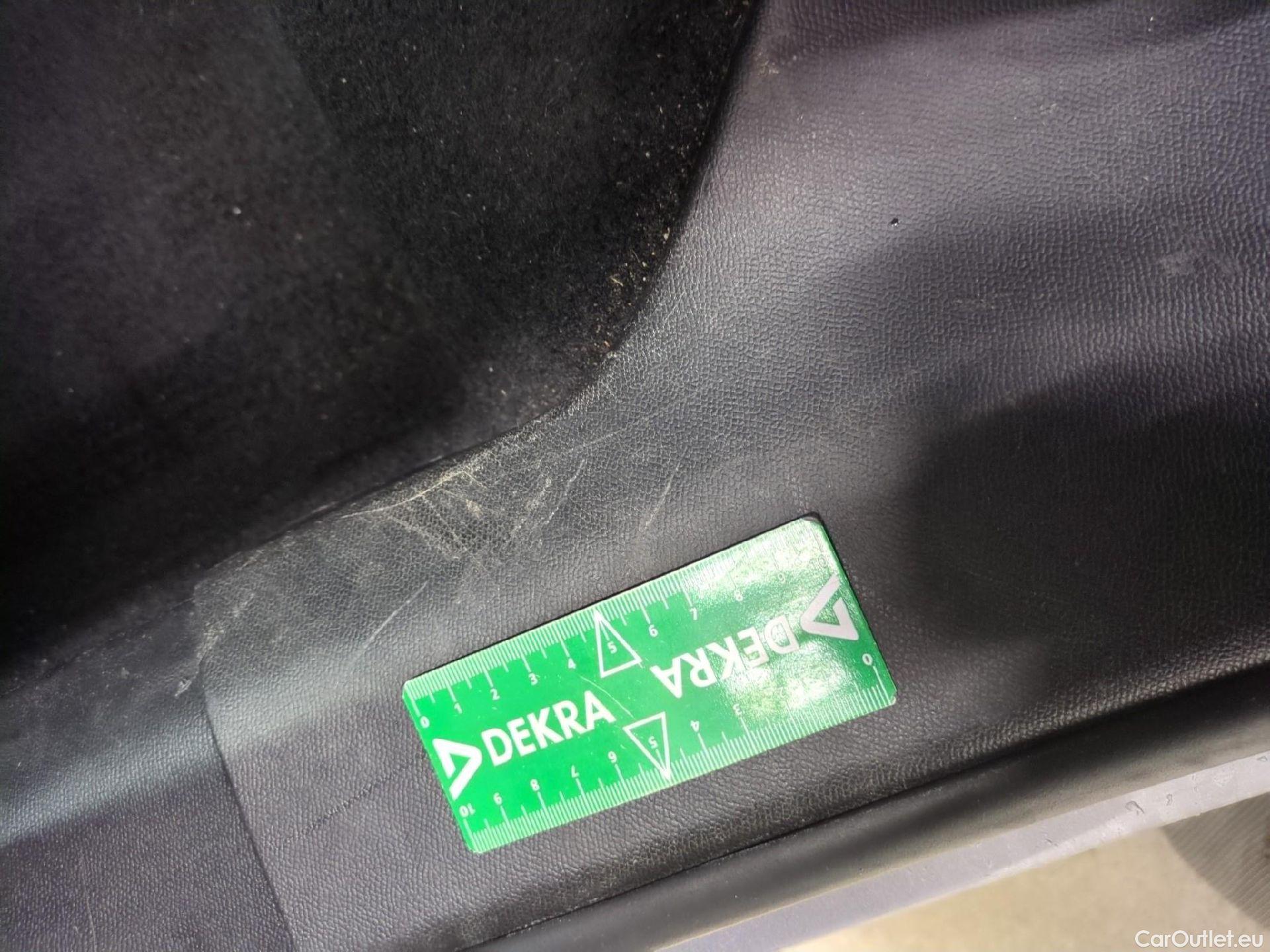  Peugeot  2008 PEUGEOT  / 2019 / 5P / Crossover BLUEHDI 110 S&S ALLURE BUSINESS #6