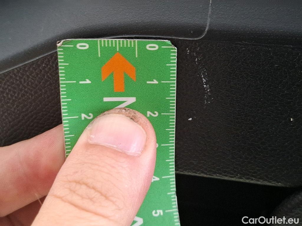  Peugeot  2008  Allure 1.5 HDi 130CV BVA8 E6d #14