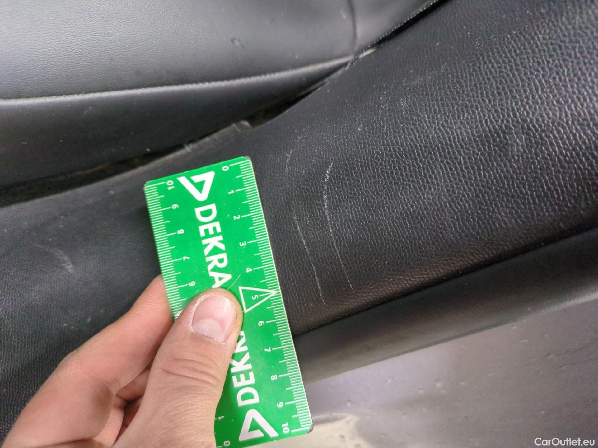  Peugeot  2008 PEUGEOT  / 2019 / 5P / Crossover BLUEHDI 110 S&S ALLURE BUSINESS #5