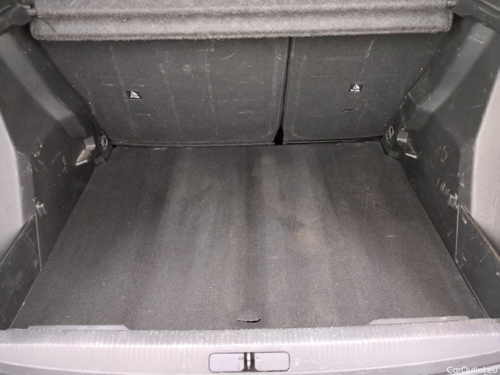  Peugeot  2008 PEUGEOT  / 2019 / 5P / Crossover BLUEHDI 110 S&S ALLURE BUSINESS #9