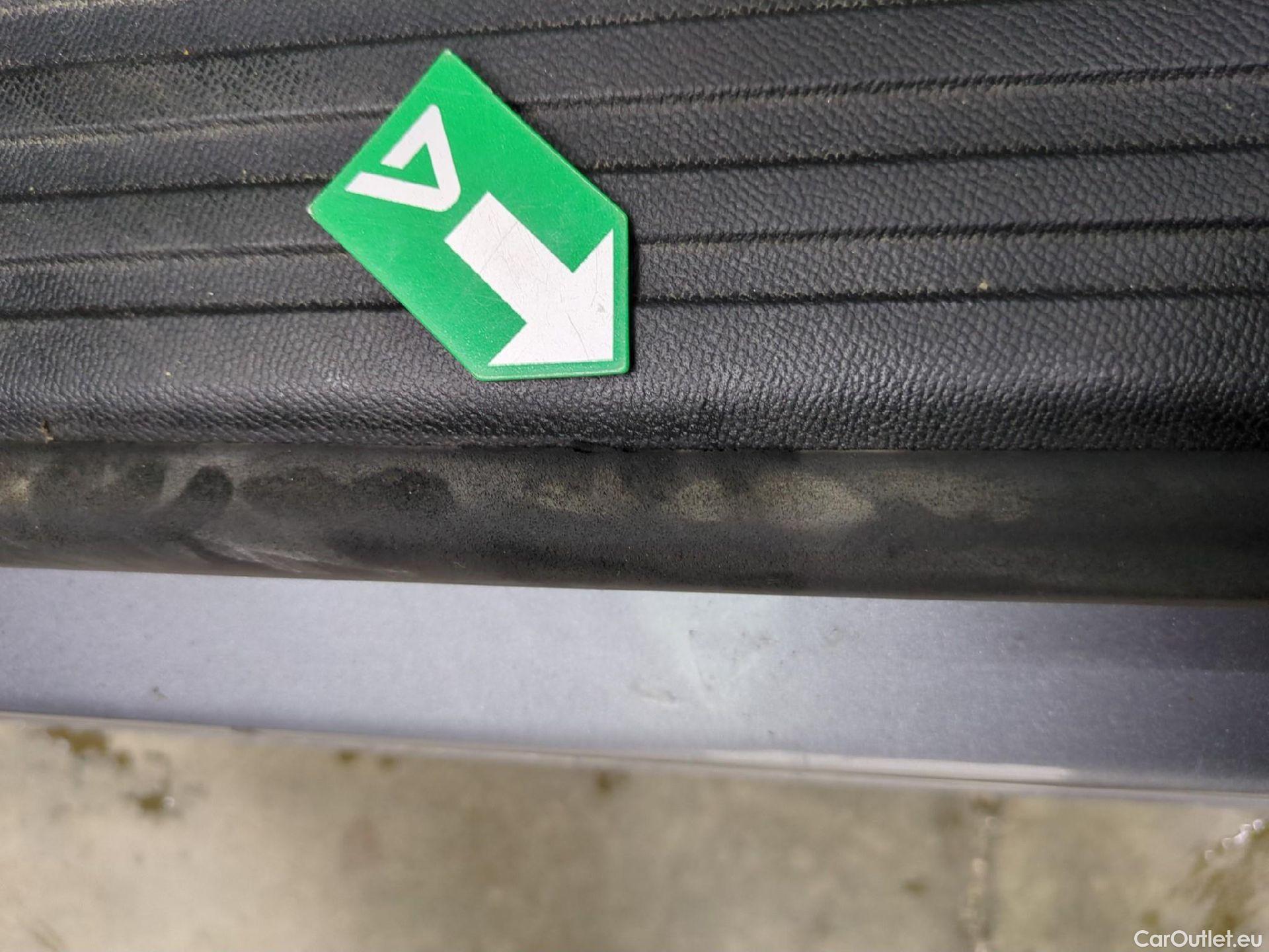  Peugeot  2008 PEUGEOT  / 2019 / 5P / Crossover BLUEHDI 110 S&S ALLURE BUSINESS #3