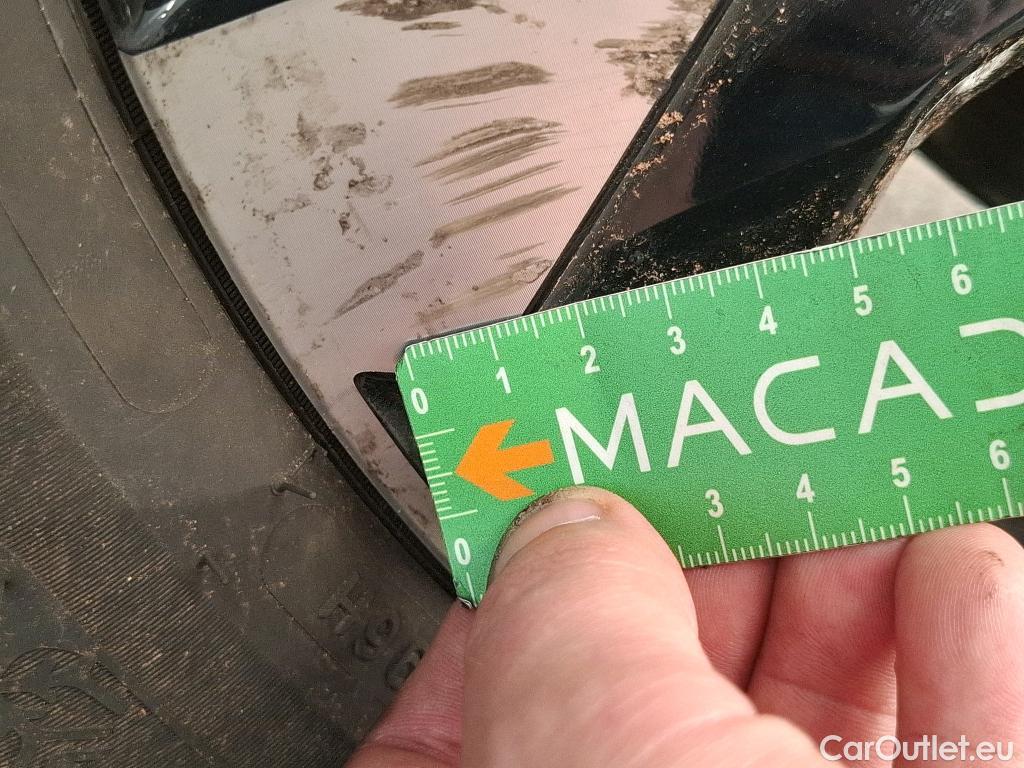  Peugeot  2008  Allure 1.5 HDi 130CV BVA8 E6d #10