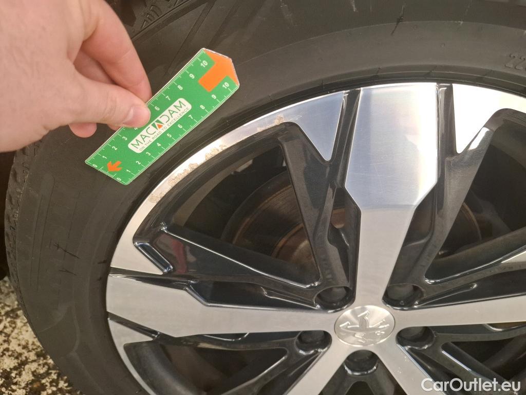  Peugeot  5008  Allure Pack 1.2 PureTech 130CV BVA8 7 Sieges E6d / VO RECONDITIONNE - PHOTOS AVANT RECONDITIONNEMENT #10