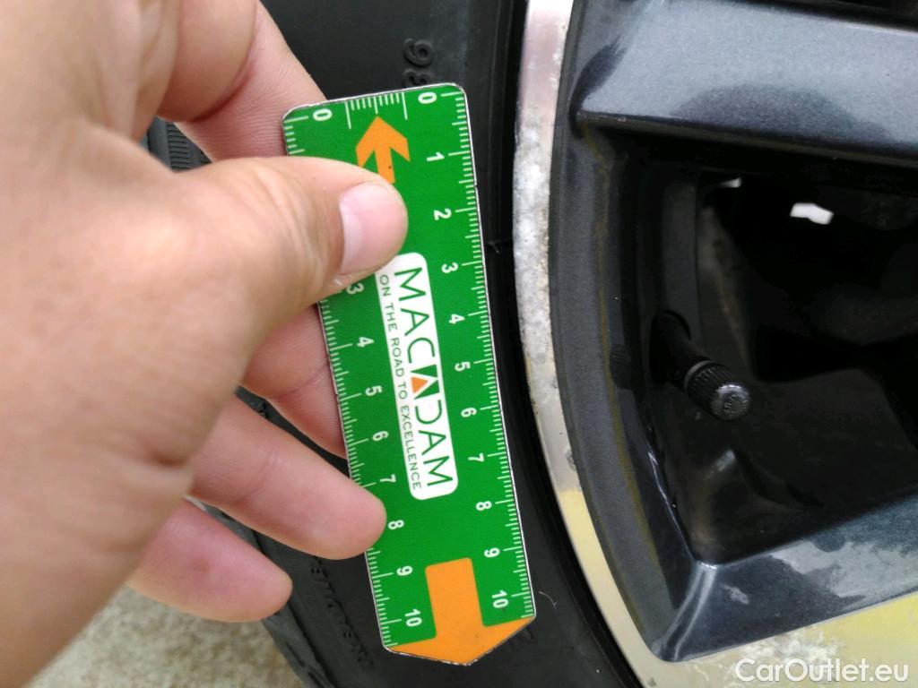  Peugeot  5008  Allure Business 1.5 HDi 130CV BVA8 7 Sieges E6 #24