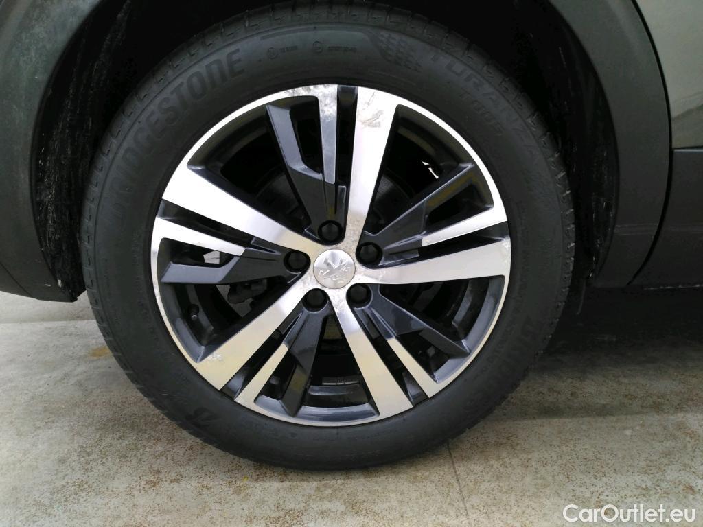  Peugeot  5008  Allure Business 1.5 HDi 130CV BVA8 7 Sieges E6 #20