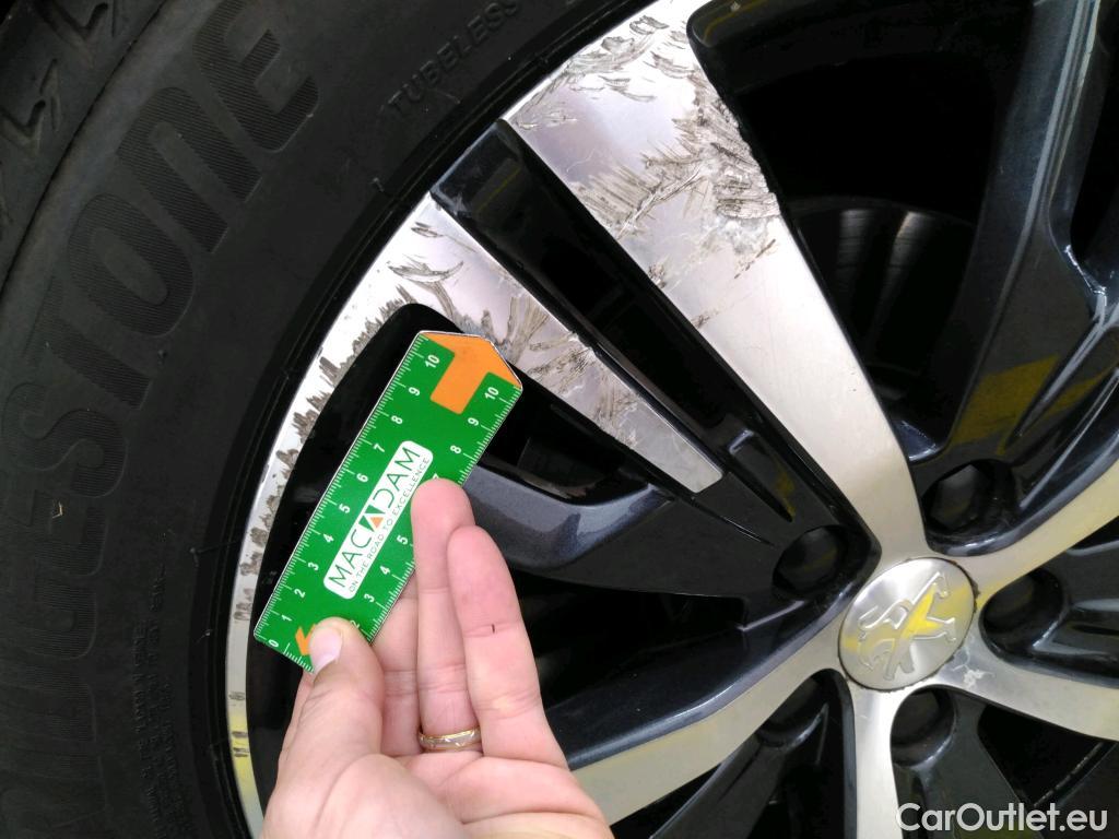  Peugeot  5008  Allure Business 1.5 HDi 130CV BVA8 7 Sieges E6 #13