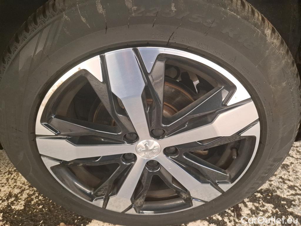  Peugeot  5008  Allure Pack 1.2 PureTech 130CV BVA8 7 Sieges E6d / VO RECONDITIONNE - PHOTOS AVANT RECONDITIONNEMENT #9