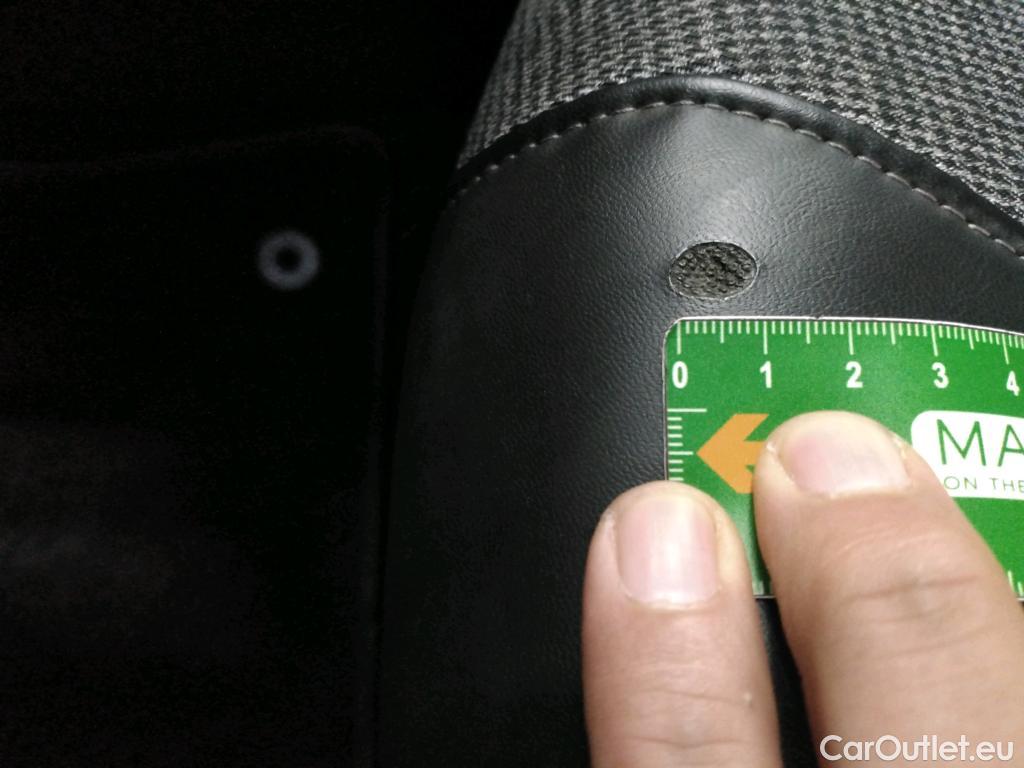  Peugeot  5008  Allure Business 1.5 HDi 130CV BVA8 7 Sieges E6 #4