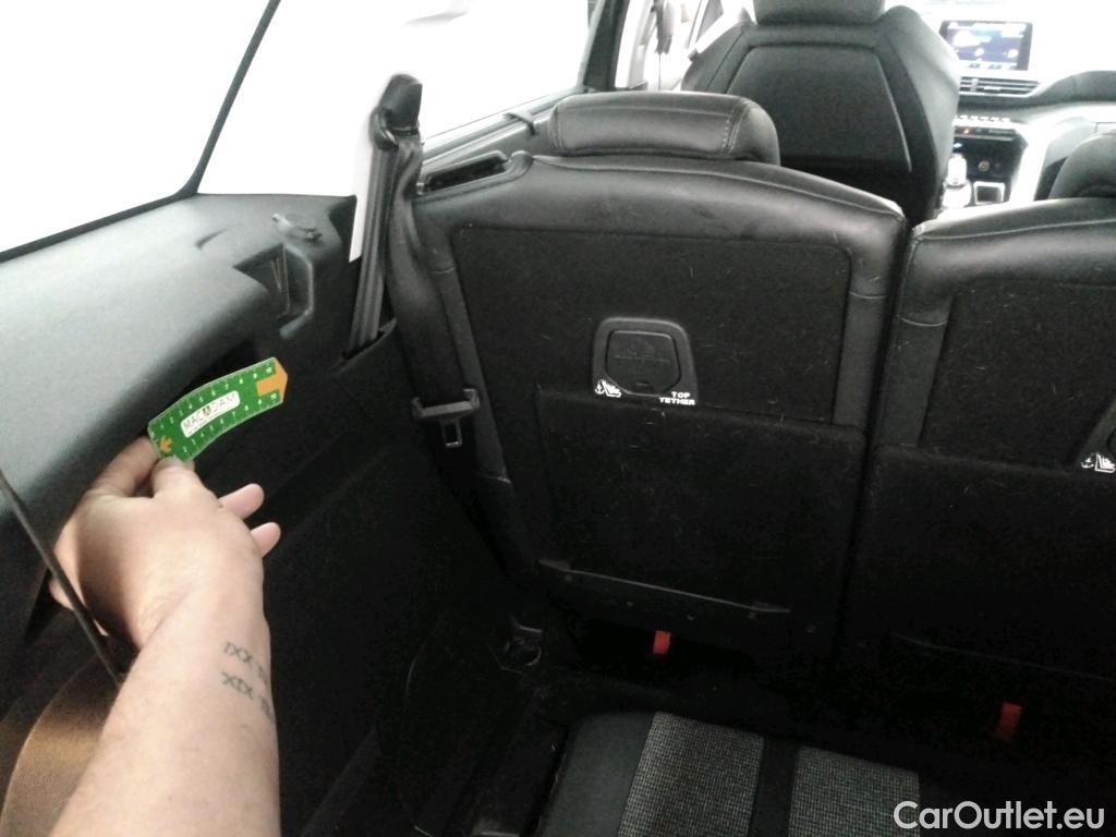  Peugeot  5008  Allure Business 1.5 HDi 130CV BVA8 7 Sieges E6 #5