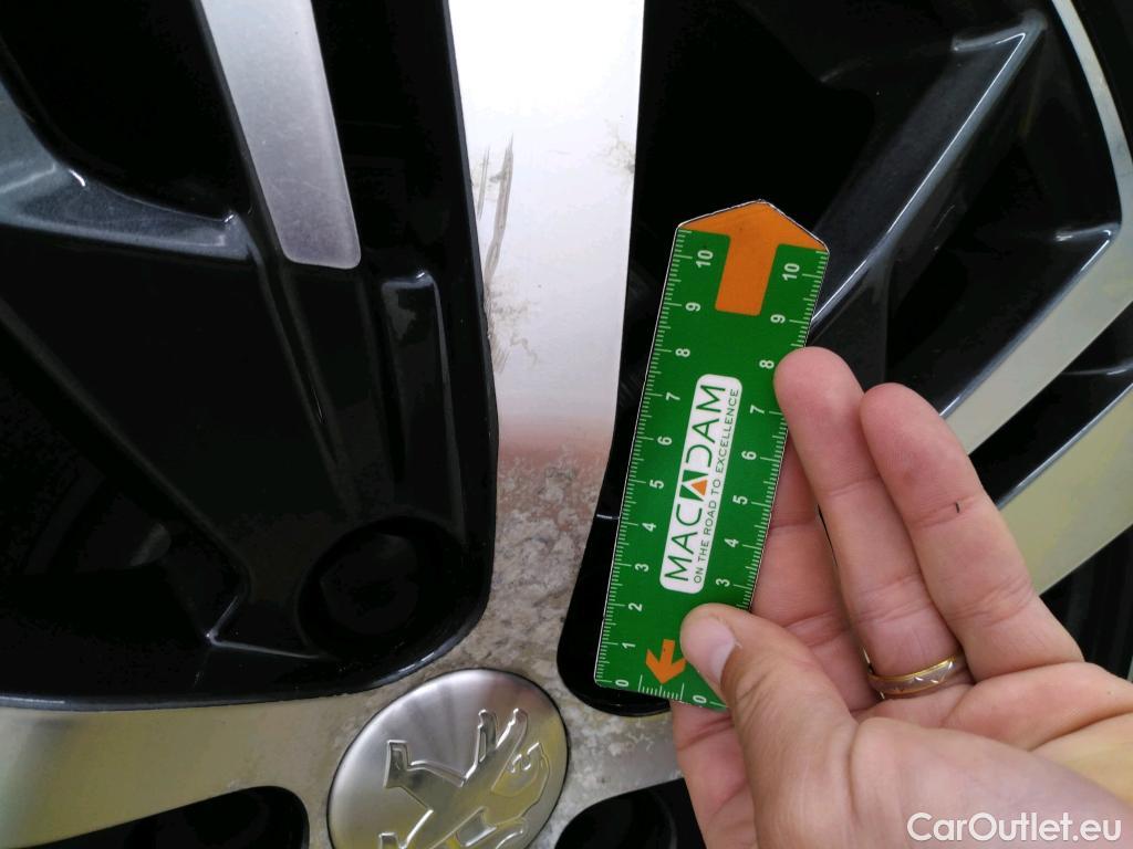  Peugeot  5008  Allure Business 1.5 HDi 130CV BVA8 7 Sieges E6 #22