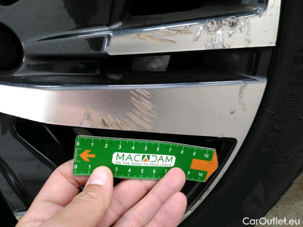  Peugeot  5008  Allure Business 1.5 HDi 130CV BVA8 7 Sieges E6 #38