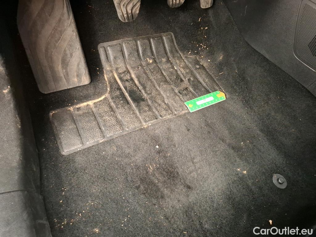  Renault  Megane  IV Berline 5 ptes. Techno 1.5 dCi 115CV BVM6 E6d #15