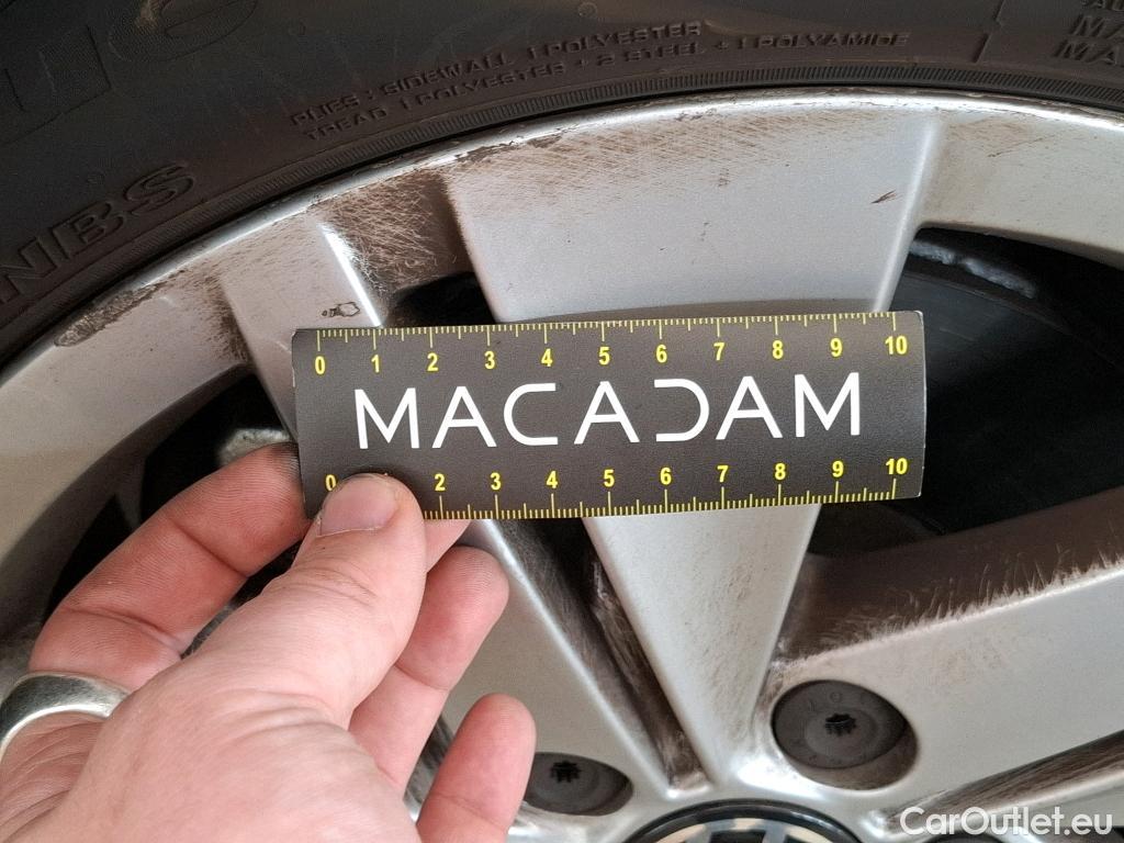  Volkswagen  Golf  VOLKSWAGEN / 2020 / 5P / Berline 1.0 eTSI OPF 110 DSG7 Life Business #24