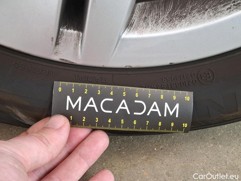  Volkswagen  Golf  VOLKSWAGEN / 2020 / 5P / Berline 1.0 eTSI OPF 110 DSG7 Life Business #25