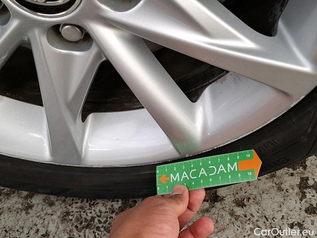  Toyota  Prius TOYOTA + / 2014 / 5P / monospace 136h SkyView #16