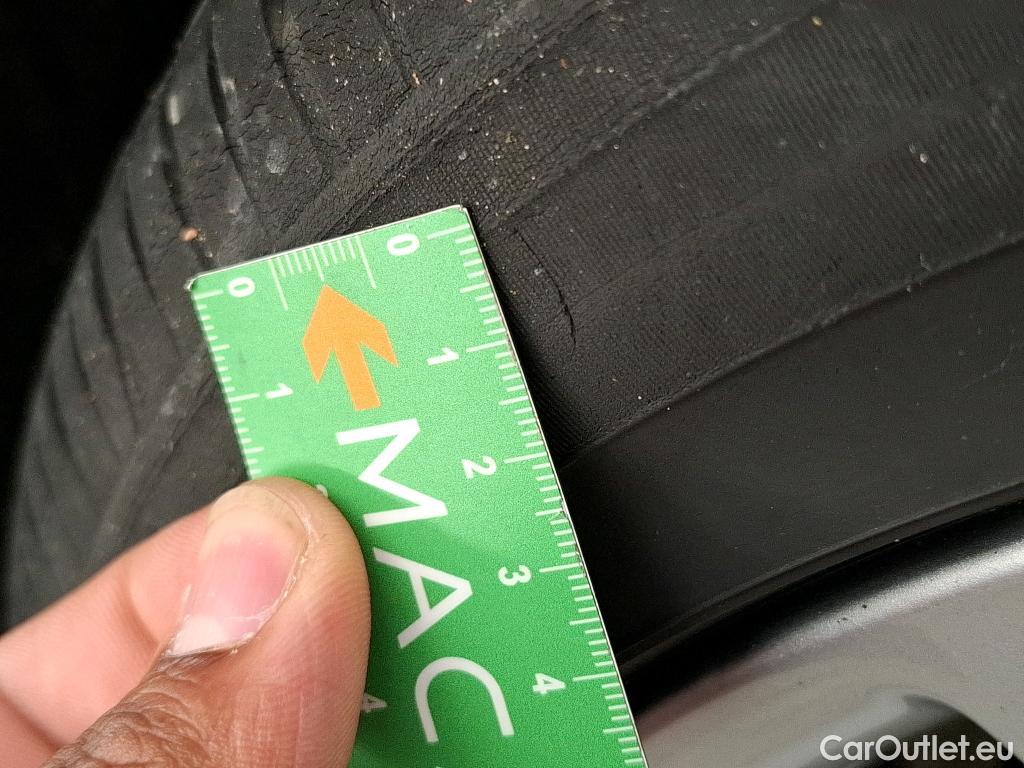  Toyota  Prius TOYOTA + / 2014 / 5P / monospace 136h SkyView #7