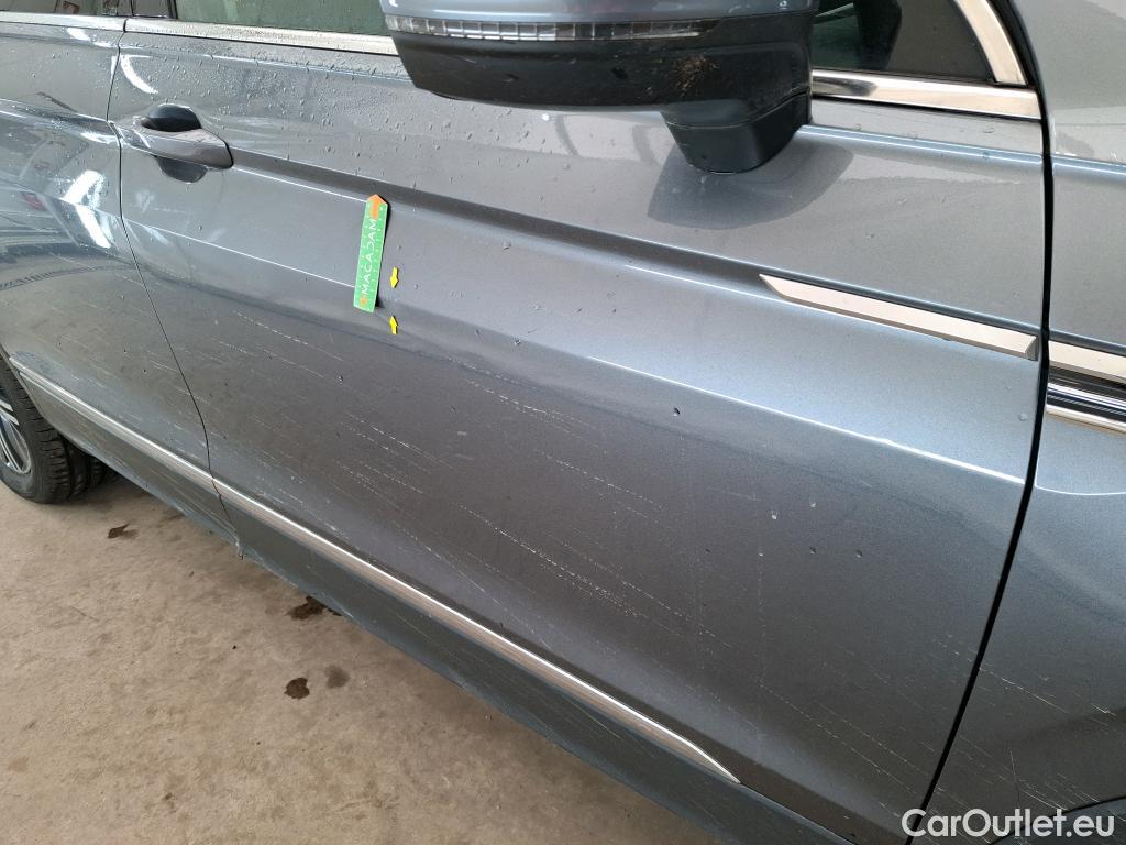  Volkswagen  Tiguan VOLKSWAGEN  Allspace 2017 5P SUV 2.0 TDI 150 DSG7 Carat #6