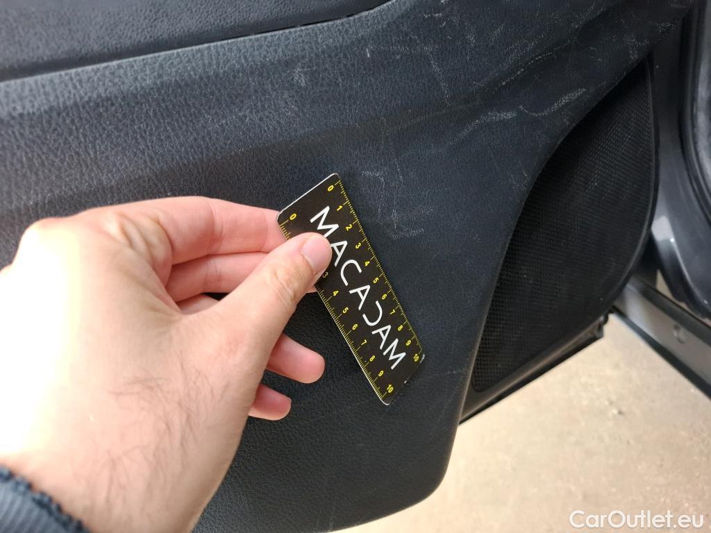  Toyota  C-HR TOYOTA  / 2016 / 5P / SUV 1.8 HYBRIDE 122 GRAPHIC #51