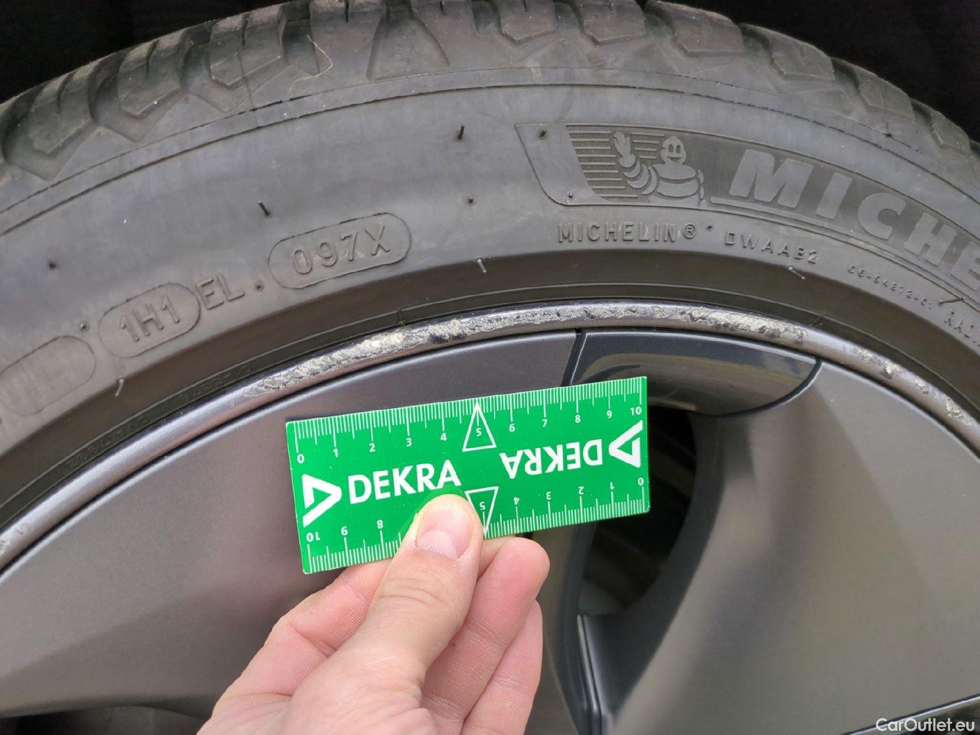  Tesla  Model 3 TESLA  / 2018 / 4P / Berline Long Range Dual Motor AWD #25