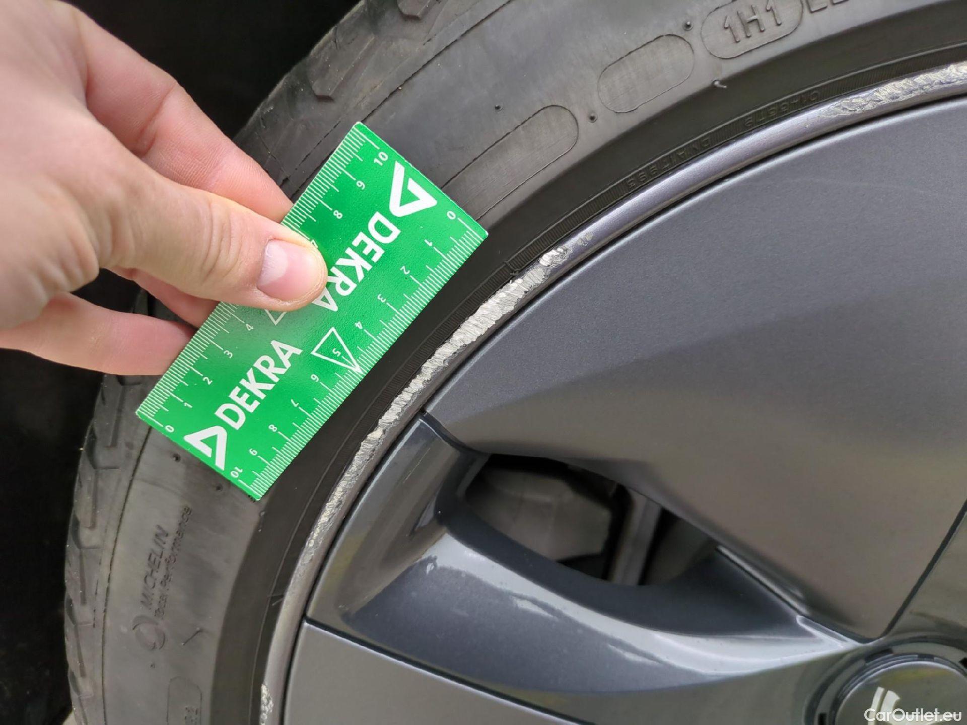  Tesla  Model 3 TESLA  / 2018 / 4P / Berline Long Range Dual Motor AWD #23