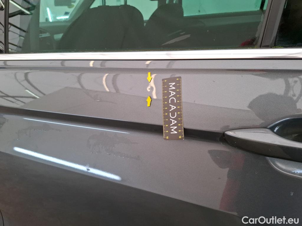  Volkswagen  Tiguan VOLKSWAGEN  / 2016 / 5P / SUV 2.0 TDI 150 DSG7 Confortline Business #39