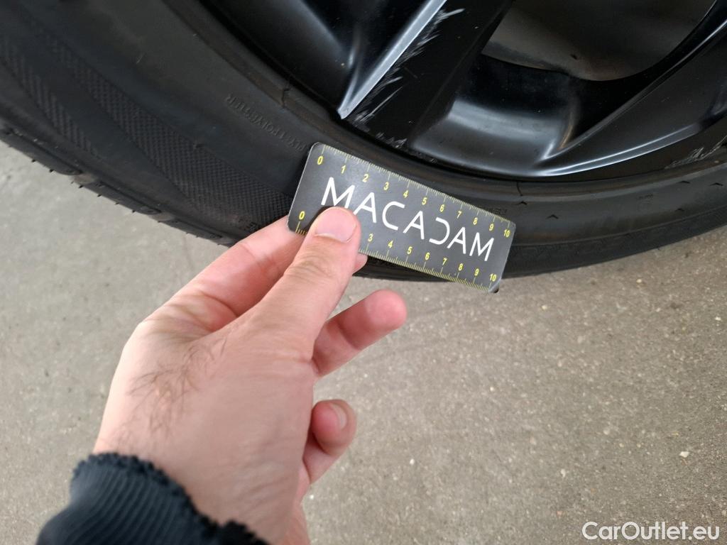  Toyota  C-HR TOYOTA  / 2016 / 5P / SUV 1.8 HYBRIDE 122 GRAPHIC #40