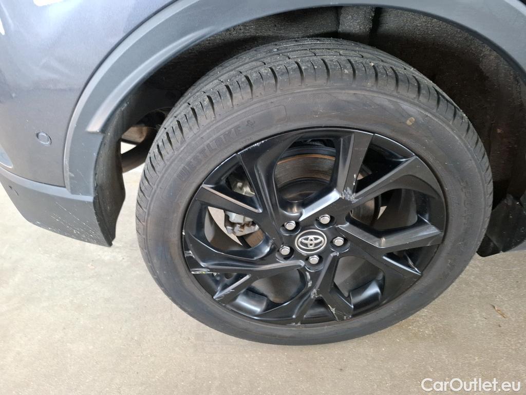  Toyota  C-HR TOYOTA  / 2016 / 5P / SUV 1.8 HYBRIDE 122 GRAPHIC #38