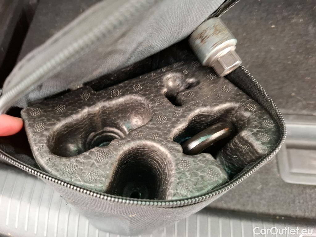  Volkswagen  Tiguan VOLKSWAGEN  / 2016 / 5P / SUV 2.0 TDI 150 DSG7 Confortline Business #37