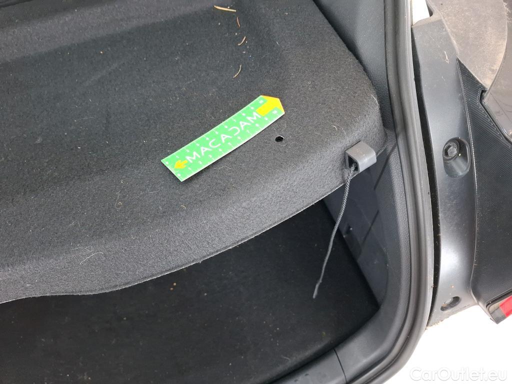  Toyota  Yaris TOYOTA  Hybride / 2019 / 5P / Berline Hybride 116h Dynamic Business Beyond Zer #36