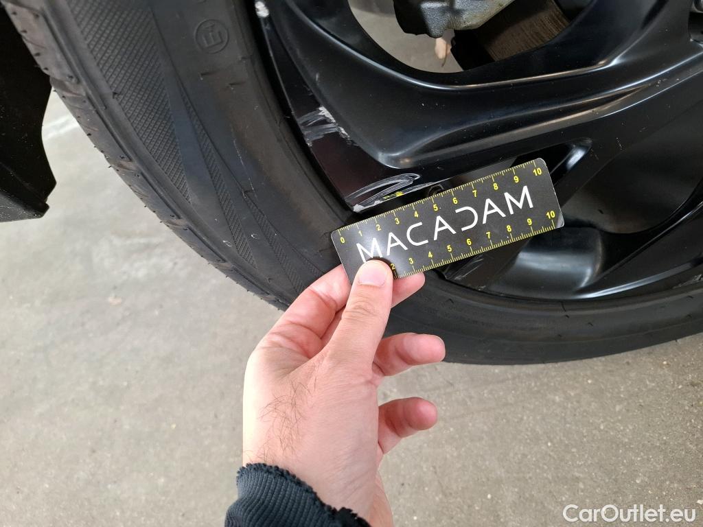  Toyota  C-HR TOYOTA  / 2016 / 5P / SUV 1.8 HYBRIDE 122 GRAPHIC #42