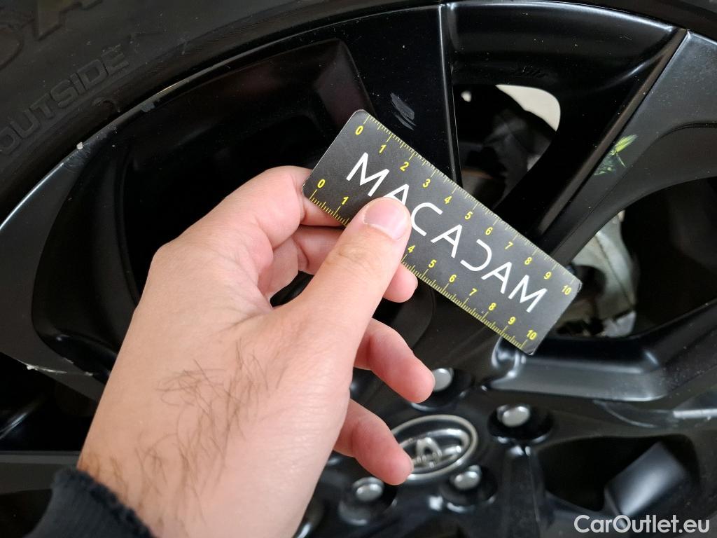  Toyota  C-HR TOYOTA  / 2016 / 5P / SUV 1.8 HYBRIDE 122 GRAPHIC #28